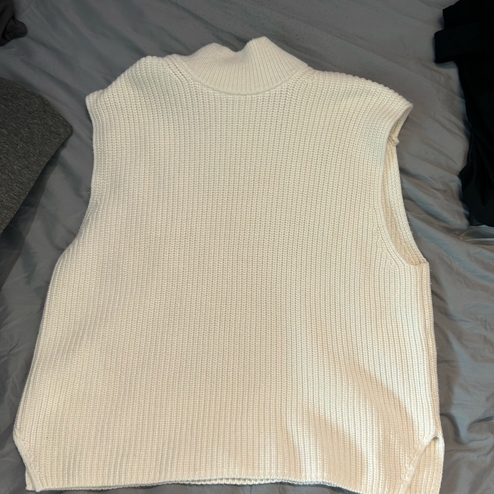 Abercrombie & Fitch Cream Knit Sweater Vest